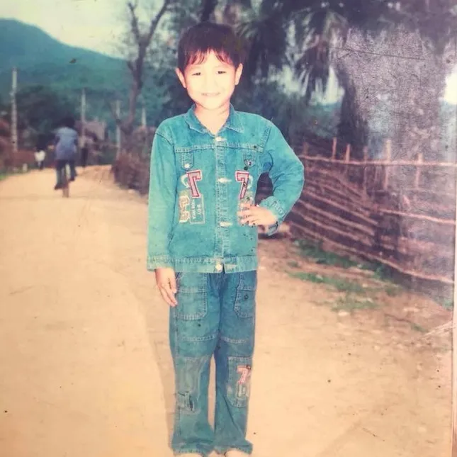Quang Hải, Văn Hậu và các cầu thủ U22 Việt Nam được vinh danh từ bé ảnh 7