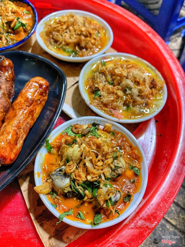Sau bánh mỳ nướng muối ớt, trứng cút lộn nướng muối ớt cũng được săn lùng mùa Đông này ảnh 3