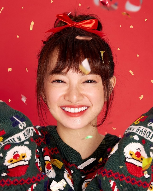 Kaity Nguyễn cùng “hội chị em” tụ họp dịp cuối năm, thực hiện bộ ảnh “xịn xò” tặng khán giả ảnh 2