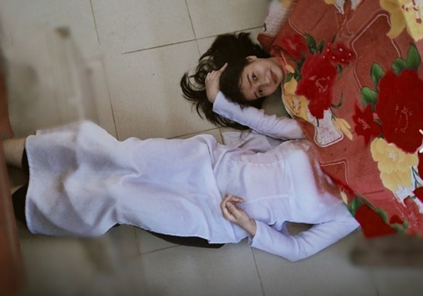 Bữa tiệc tất niên với trào lưu "giấu đầu hở đuôi" của các bạn teen ảnh 3