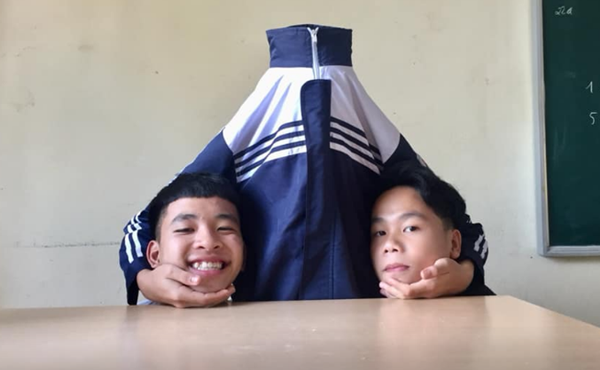 Bữa tiệc tất niên với trào lưu "giấu đầu hở đuôi" của các bạn teen ảnh 5