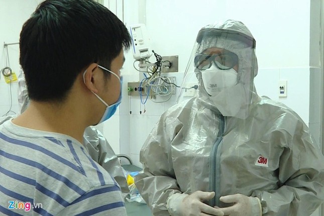Người thứ 8 tại Việt Nam nhiễm virus corona ảnh 1