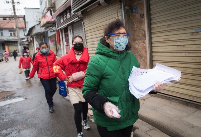 Vũ Hán rà soát từng nhà, quyết không bỏ sót người nhiễm virus corona ảnh 2