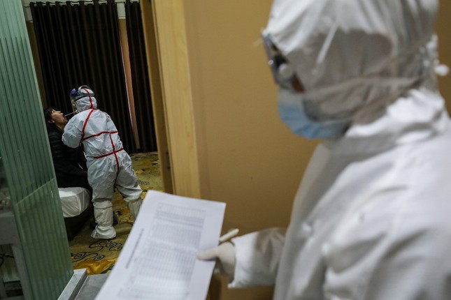 Vũ Hán rà soát từng nhà, quyết không bỏ sót người nhiễm virus corona ảnh 9