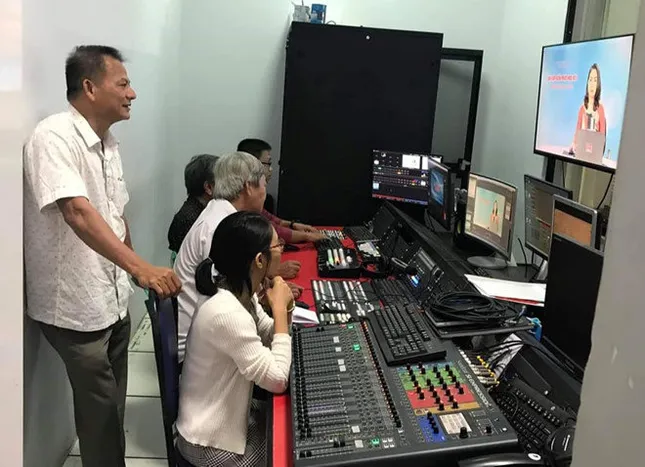 Không học online, Đồng Nai cho học sinh ôn tập kiến thức qua sóng truyền hình ảnh 2