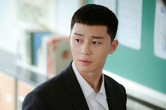 Dân mạng bắt trend tóc ngố tàu của Park Seo Joon trong "Itaewon Class" ảnh 1