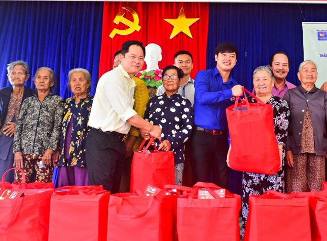 Tháng Thanh niên 2020: Khởi công công trình thắp sáng "Đảo xa sáng - xanh - sạch" ảnh 2