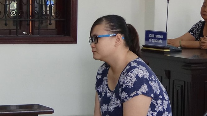 Bảo mẫu đánh đập dã man rồi dùng kéo ‘dọa’ trẻ con - ảnh 1