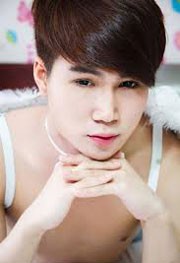 Showbiz Việt - sân chơi của những kẻ mặt trơ? - ảnh 2