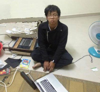 Sinh viên tài năng lộ diện 'trùm hacker' - ảnh 1