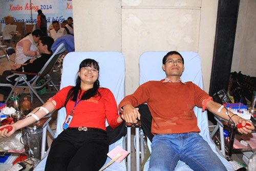 Hơn 11.500 người đăng ký hiến máu một ngày - ảnh 4