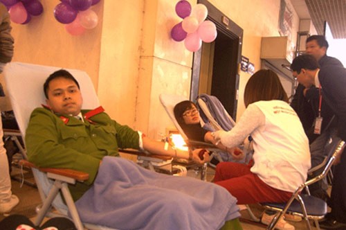 Hơn 11.500 người đăng ký hiến máu một ngày - ảnh 7