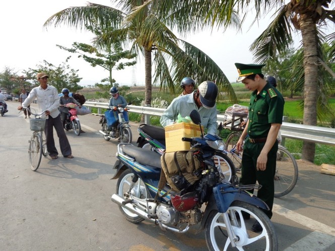 Biên phòng An Giang trấn áp tội phạm vùng biên - ảnh 4