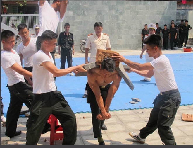 Cảnh sát cơ động Đà Nẵng lộ tuyệt kỹ võ công - ảnh 9