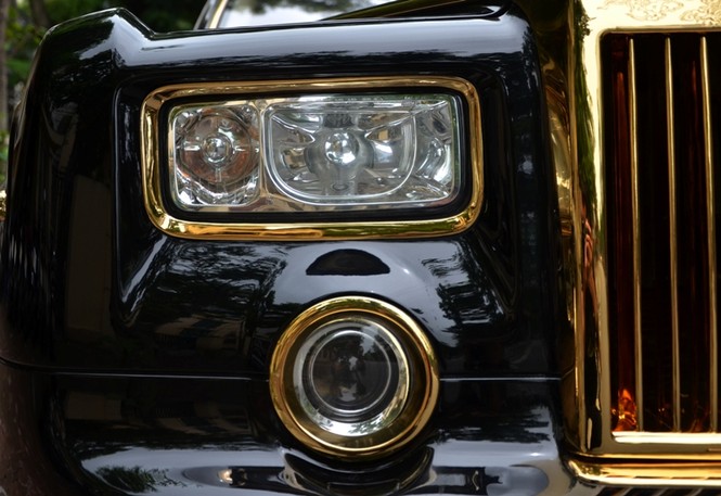 Rolls-Royce Phantom Rồng độ vàng cực độc trên phố Hà Nội - ảnh 13