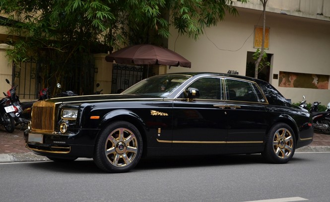 Rolls-Royce Phantom Rồng độ vàng cực độc trên phố Hà Nội - ảnh 14