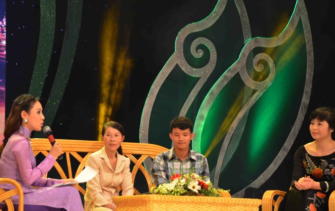 Đêm giao lưu nghệ thuật tri ân liệt sĩ ‘Trọn vẹn Nghĩa tình’ - ảnh 1