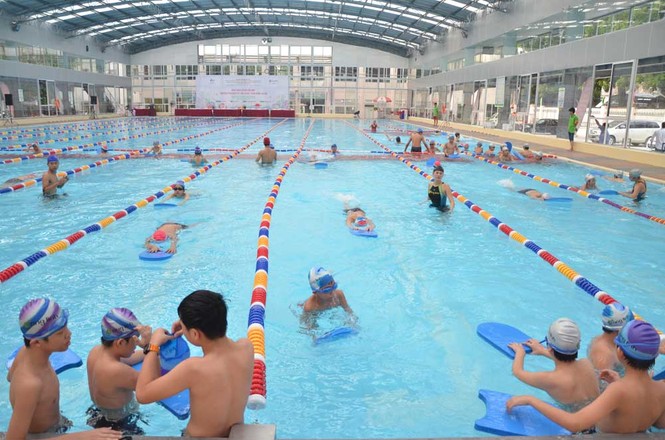 Dạy bơi cho học sinh ở Thủ đô - ảnh 2