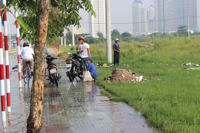 Dịch vụ ăn theo hốt bạc nhờ triều cường - ảnh 12