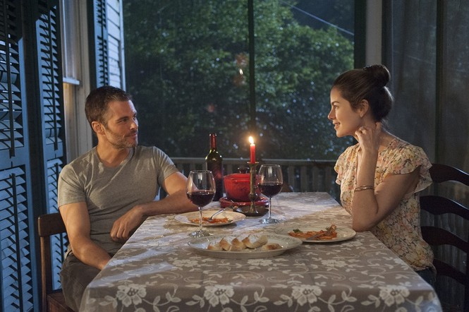 Phim mới của Nicholas Sparks chưa “nổi” đã “chìm” - ảnh 9