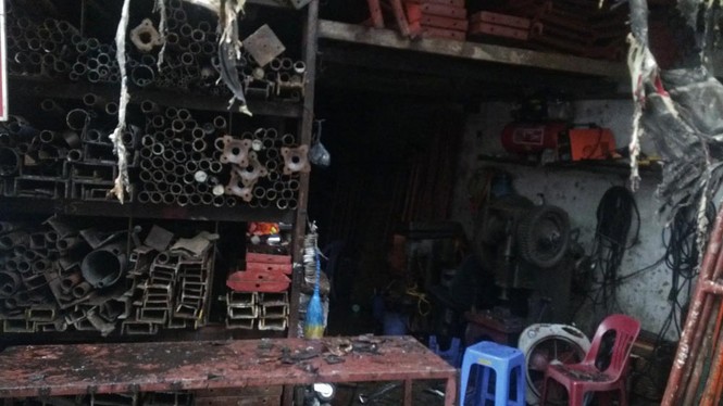 Cháy cửa hàng kim khí, khói đen cao ngút trời - ảnh 7