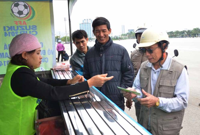 Sân Mỹ Đình vắng người mua vé AFF Cup 2014 - ảnh 1