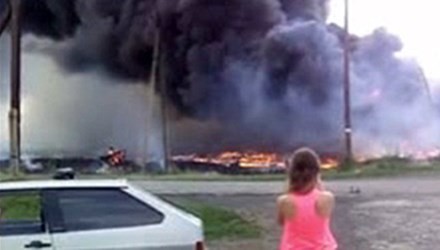 10 video ‘hot’: 'va chạm' nghi dàn cảnh móc túi giữa Hà Nội - ảnh 1