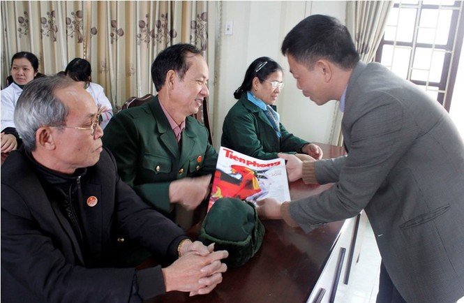 Trao quà Tết cho thương binh nặng tại Thái Bình - ảnh 2