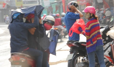 TP HCM bất ngờ xuất hiện mưa trái mùa chiều mùng 1 Tết - ảnh 5