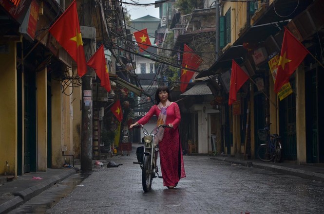 Có một Hà Nội thật lạ sáng mồng Một Tết - ảnh 1
