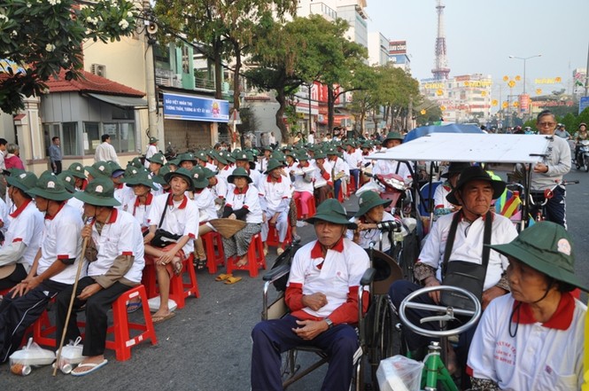 Kiên Giang: Tri ân người khuyết tật bán vé số - ảnh 2