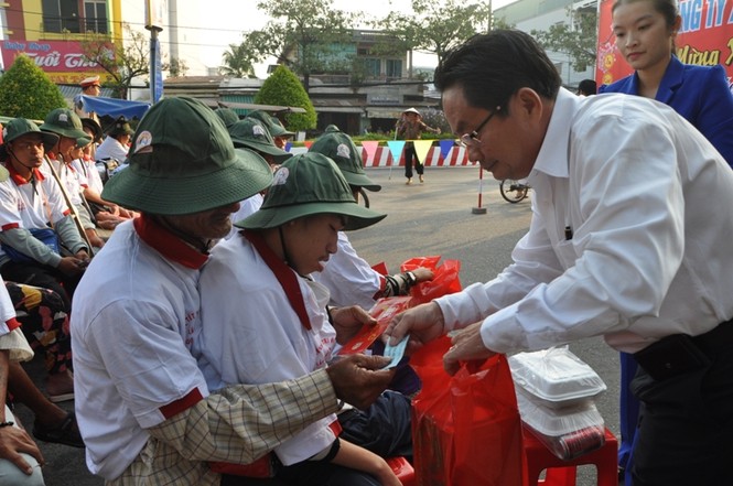 Kiên Giang: Tri ân người khuyết tật bán vé số - ảnh 6
