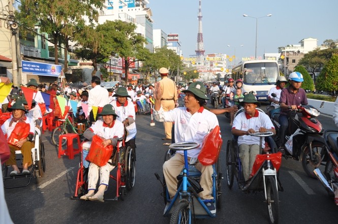 Kiên Giang: Tri ân người khuyết tật bán vé số - ảnh 4