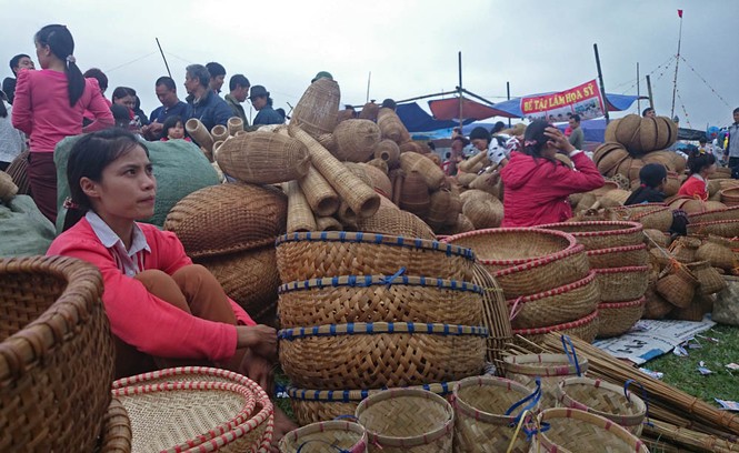 Chưa họp, chợ Viềng đã chật kín người - ảnh 9
