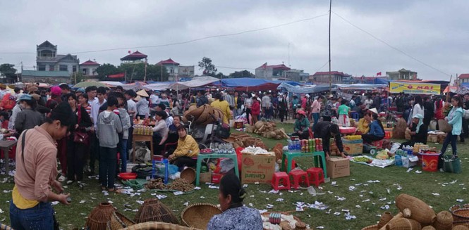 Chưa họp, chợ Viềng đã chật kín người - ảnh 7