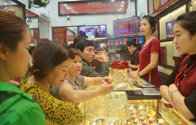 Đổ xô mua vàng ngày vía Thần Tài - ảnh 6