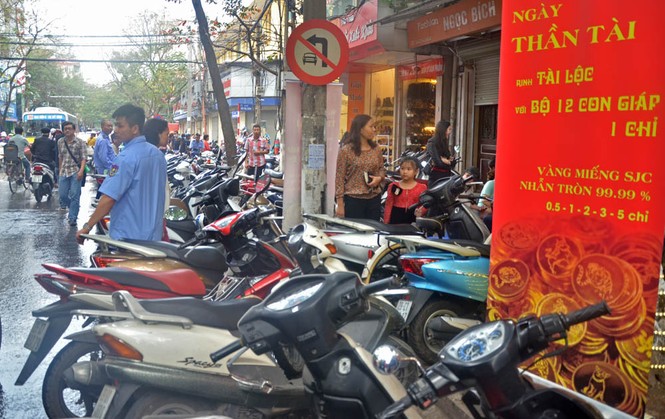 Đổ xô mua vàng ngày vía Thần Tài - ảnh 12