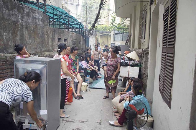 Bơ vơ sau vụ cháy ở khu nhà tạm hồ Linh Quang - ảnh 4