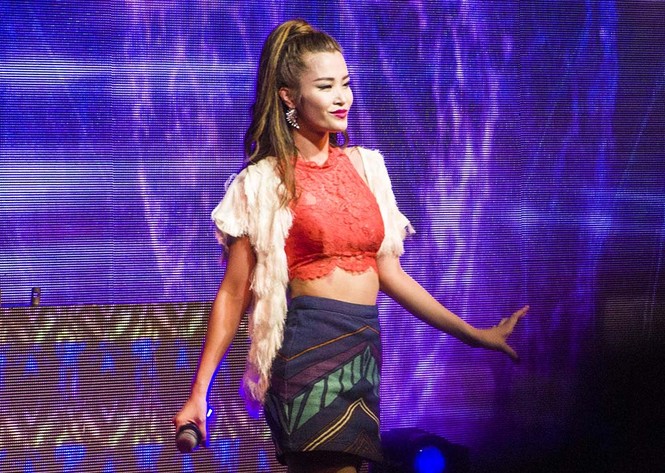 DJ Trang Moon mặc bikini, hội ngộ Đông Nhi tại Hà Nội - ảnh 5