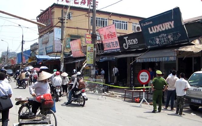 Giây phút phá cửa cứu cả gia đình trong biển lửa - ảnh 4