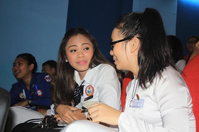 Đại biểu Tàu SSEAYP hát Trống cơm, học phát âm tiếng Việt... - ảnh 7