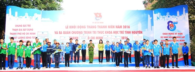Thành đoàn TPHCM ra quân thực hiện Tháng thanh niên 2016 - ảnh 2