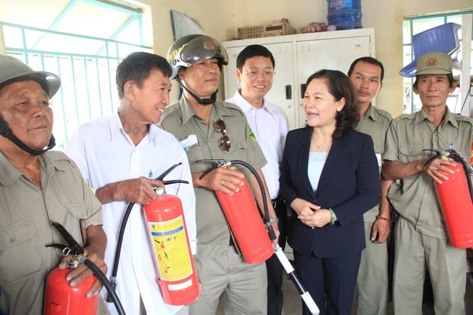 Thành đoàn TPHCM ra quân thực hiện Tháng thanh niên 2016 - ảnh 4