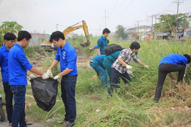 Thành đoàn TPHCM ra quân thực hiện Tháng thanh niên 2016 - ảnh 7