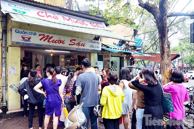 Dân Hà thành xếp hàng dài mua bánh đón Tết Hàn thực - ảnh 1