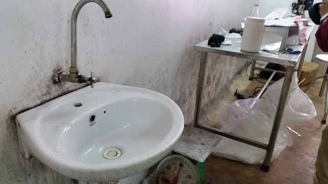 Phát hiện một công ty sản xuất thuốc thú y không đạt tiêu chuẩn - ảnh 1