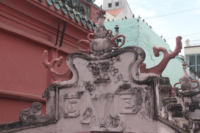 cận cảnh chùa ngọc hoàng - ảnh 12