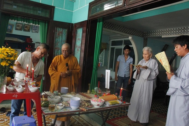 Rưng rưng mâm giỗ 10 năm Chan Chu - ảnh 1