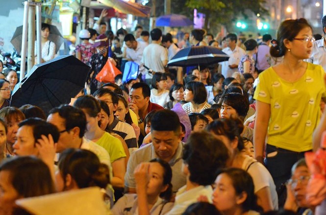 Hà Nội: Nghìn người đội mưa dự lễ Vu Lan - ảnh 3