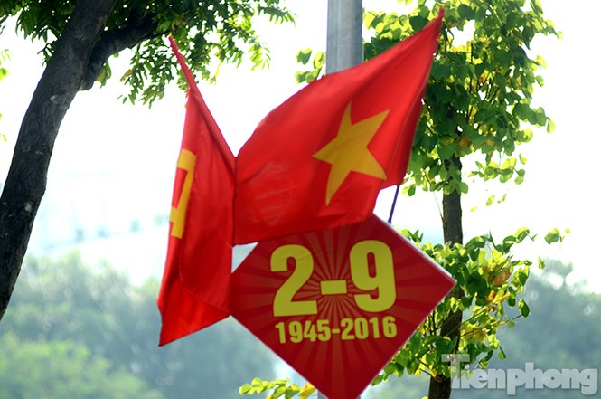 Hà Nội rợp cờ hoa chào mừng Quốc khánh 2/9 - ảnh 4